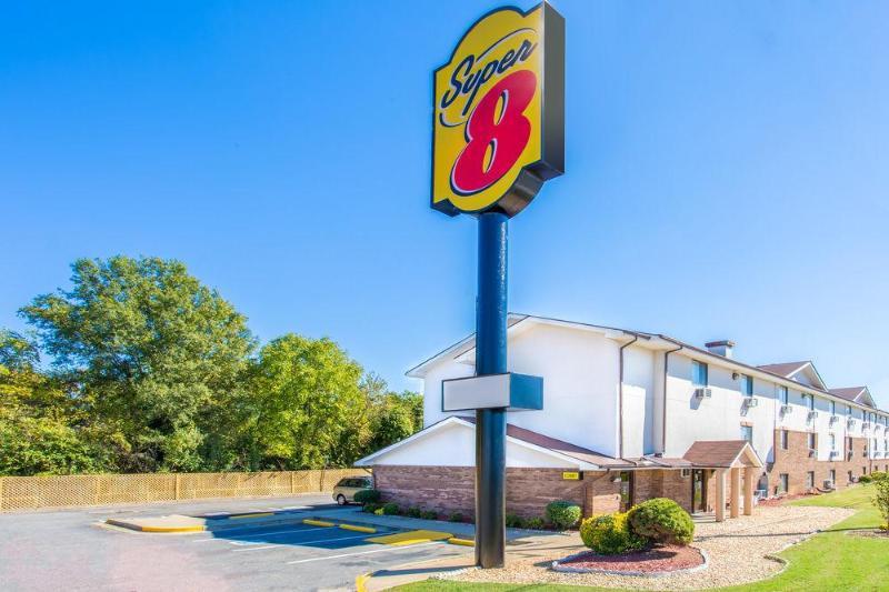 Отель Super 8 By Wyndham Richmond/Chamberlayne Rd Экстерьер фото