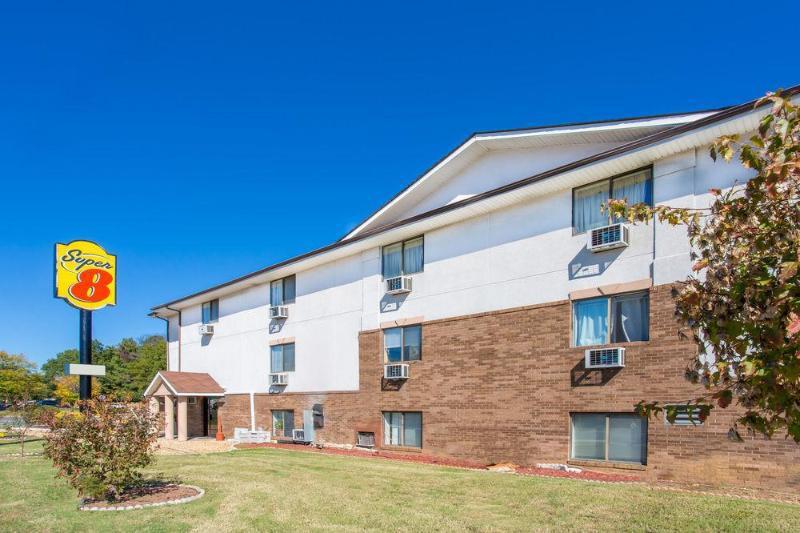 Отель Super 8 By Wyndham Richmond/Chamberlayne Rd Экстерьер фото